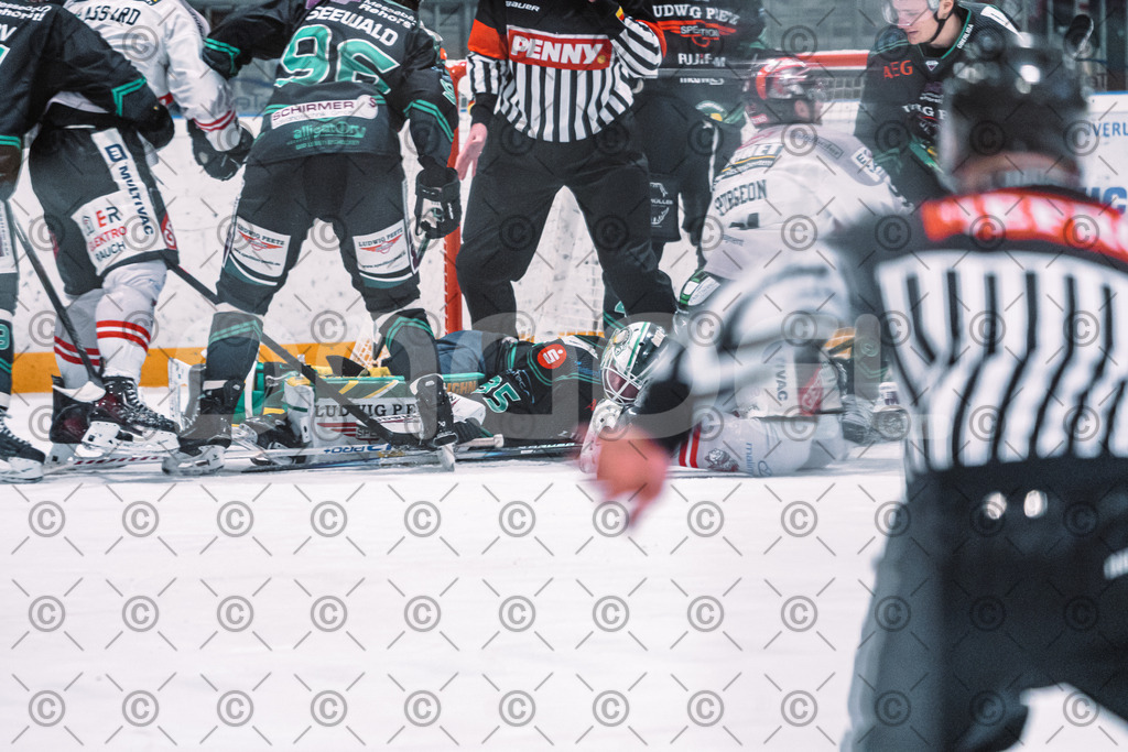 Alligators_vs_Memmingen_05_12_2025-107 | Höchstadt Alligators Fotogalerie: Eishockey-Action aus Franken. Professionelle Spielfotos, Portraits & Stadionbilder zum Download. Jetzt entdecken! - Realisiert mit Pictrs.com