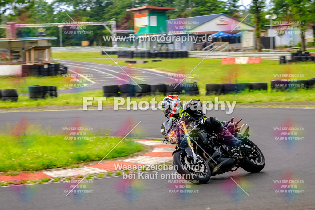 VBK-7716 | Hier findet Ihr Bilder von Touristenfahrten auf der Nürburgring Nordschleife oder von anderen Veranstaltungen die ich besucht habe. Viel Spass beim Durch Schauen 