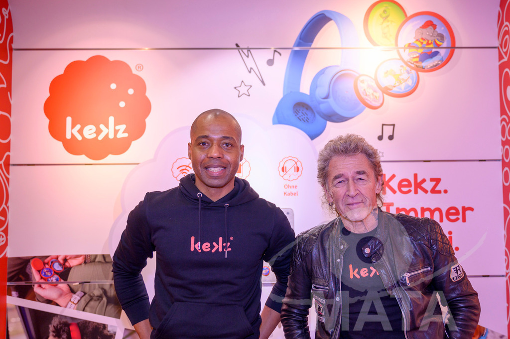 _DWA7263 | Carl Simon Taylor und Peter Maffay bei Presse Konferenz auf der Stand Play Mobil bei der Spielwarenmesse in Messe Nürnberg. Nürnberg, 31.01.2023 - Realized with Pictrs.com