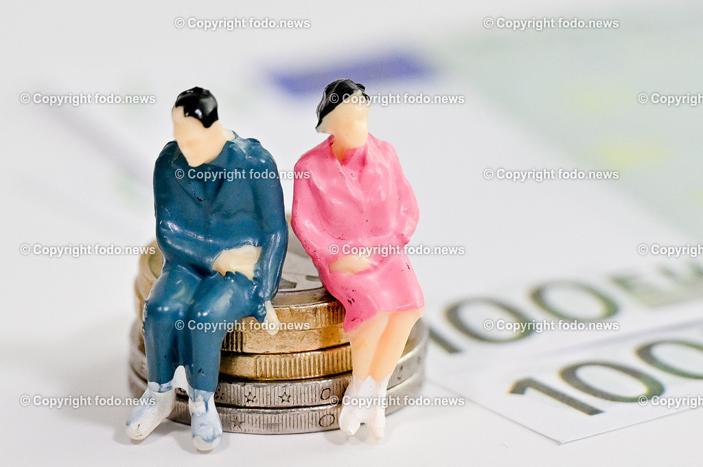 Pension_ 20.01.2025-7 | 20.01.2025, Linz, AUT, Themenbild, im Bild Pension, Pensionisten, Senioren, teuer, Ruhestand, Budget, Geld, Euro, Muenzen, Geldscheine, Kuerzung, Haushaltskosten, Kostenexplosion, Nebenkosten, Pensionsreform, Rente, Pensionssystem, Pensionskonto