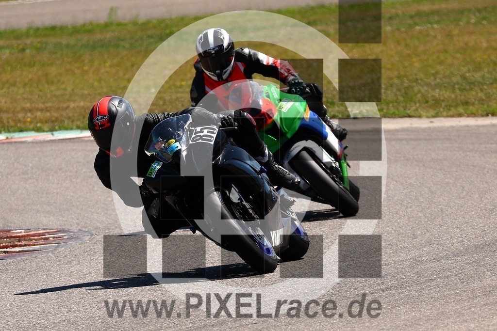0085-20250530_01413 | Schöne Erinnerungen an spannende Momente - das festzuhalten ist unser Job. PIXELrace.de ist seit 2003 auf den Rennstrecken Europas unterwegs um die Action draußen beim Fahren und die wunderbare Stimmung imm Fahrerlager für euch einzufangen.