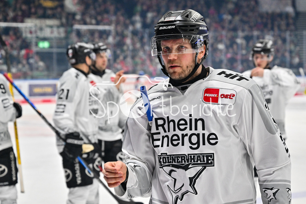 Augsburger Panther - Kölner Haie | AUGSBURG, GERMANY - 11. JANUARY: im Bild Valtteri KAMIKÄINEN (Kölner Haie 13) / Einzelfoto / Freisteller während dem Match zwischen den Augsburger Panthern und den Kölner Haien am 39. Spieltag der penny DEL im Curt Frenzel Stadion