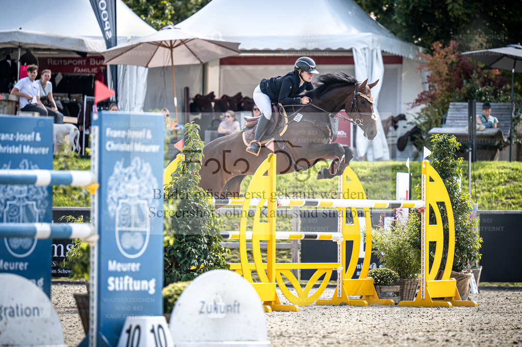 DOS_0826 | Entdecke hochwertige Reitturnierfotos von Foto Oger. Professionell, emotional und authentisch – jetzt Lieblingsmomente im Shop bestellen. - Realisiert mit Pictrs.com