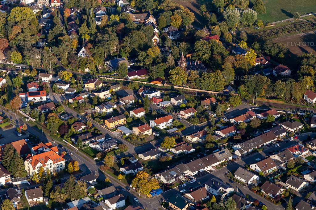 Luftbild: Germersheimer Straße, Kandeler Straße in Jockgrim im Bundesland Rheinland-Pfalz in Deutschland. Foto: IMG_123326.jpg vom 19.10.2020 durch Werner Riehm/FLY-FOTO.de