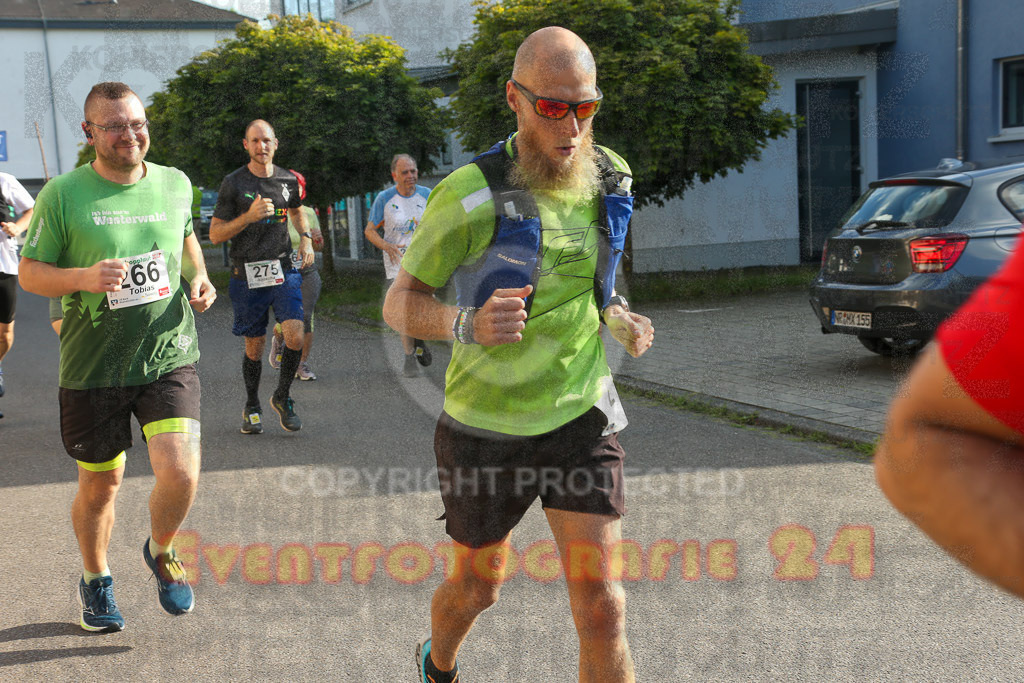 230804_1812_EX1_3829 | Sportfotografie im Rhein-Sieg Kreis, Köln, Bonn, NRW, Rheinland Pfalz, Hessen, etc. Unser Tätigkeitsfeld umfasst den Laufsport vom Volkslauf über den Marathon, Duathlon, Triathon bis zum Ultralauf wie Kölnpfad Ultra oder Schindertrail.