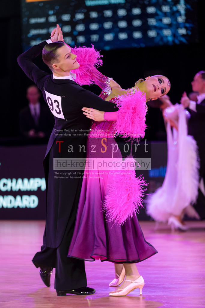 20241215_WDSF_Int_Open_Std-Riga-8769 | Tanzsportbilder, Standardtanz, Lateintanz, WDSF, DTV, LTVB, dancecomp, goc, hessen tanzt, blaues band der spree, walzer, tango, wiener walzer, slowfox, quickstepp, samba, rumba, cha-cha-cha, paso doble. jive, hd-kroft photography, turniertanzsport