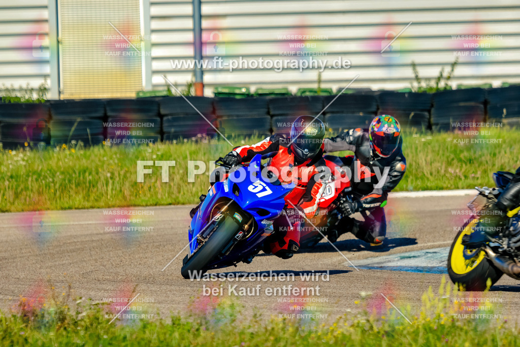 057-1465 | Hier findet Ihr Bilder von Touristenfahrten auf der Nürburgring Nordschleife oder von anderen Veranstaltungen die ich besucht habe. Viel Spass beim Durch Schauen 
