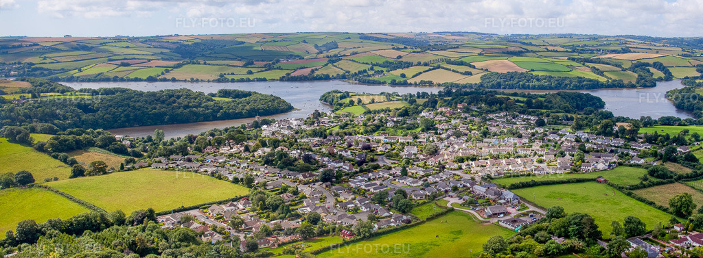 Vue aérienne: Les rives de la rivière Dart dans Stoke Gabriel à le quartier Stoke Gabriel in Totnes dans le département Angleterre, Grande Bretagne. Photo: IMG_19773-Bearbeitet.jpg prise le 25/07/2009 par Werner Riehm/FLY-FOTO.eu – Résolution de l'original: 8549 x 3147 px