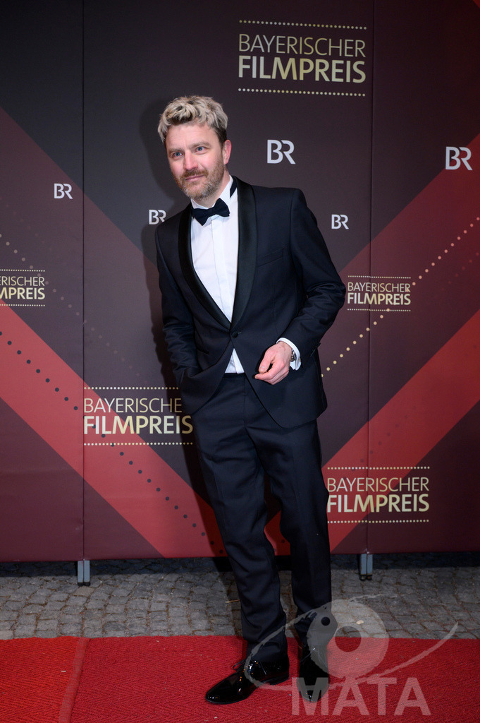 _DWI5381 | Friedrich Mücke bei der Verleihung des 47. Bayerischen Filmpreises 2026  im Prinzregententheater. München, Deutschland. Der Bayerische Filmpreis wird seit 1979 von der Bayerischen Staatsregierung verliehen, um die Bedeutung des Kinofilms als Kulturgut herauszustellen - Realisiert mit Pictrs.com