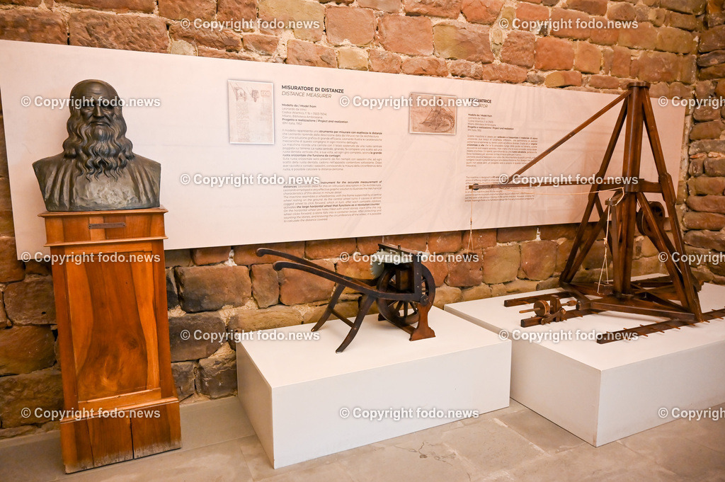 Italien_ Toskana_ Vinci_ 31.05.2024-32 | 31.05.2024, Italien, ITA, Toskana, Vinci im Bild Stadtansichten, Gebäude, Architektur, Touristen, Historisch, Souvenir, Altstadt, Museum, Statuen, Skulpturen, Leonardo Da Vinci, Castello dei Conti Guidi, Museo Leonardiano


Vinci ist eine italienische Gemeinde in der Metropolitanstadt Florenz, Region Toskana.
Quelle: Wikipedia
