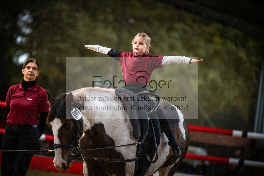 DOS_0178 | Entdecke hochwertige Reitturnierfotos von Foto Oger. Professionell, emotional und authentisch – jetzt Lieblingsmomente im Shop bestellen.Deutschlandweite Turnierfotografie. - Realisiert mit Pictrs.com