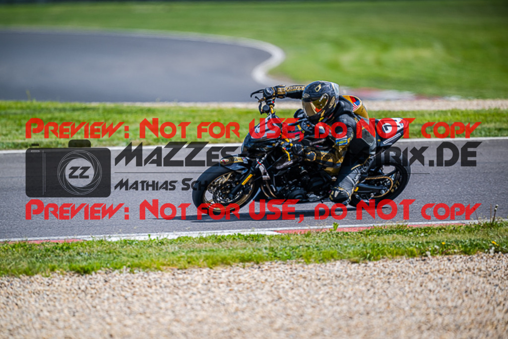 MaZZes_FotoMatrix_220506_91244 | Fotograf Mathias Schmid
Sportfotograf,
Eventfotograf,
Hochzeitsfotograf,
Portraitfotograf