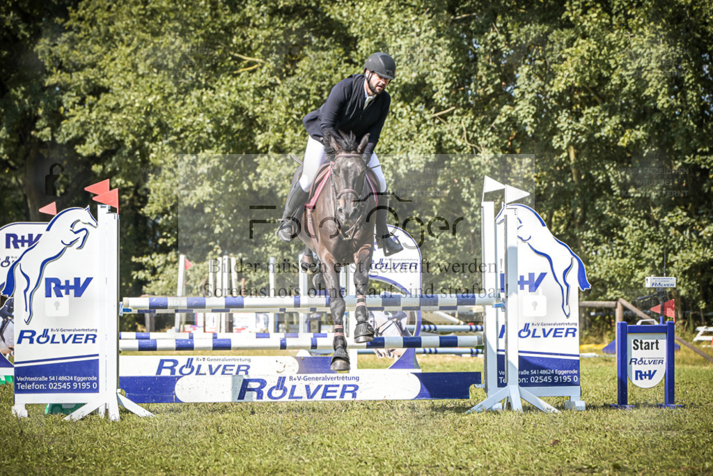 DOS_0608 | Entdecke hochwertige Reitturnierfotos von Foto Oger. Professionell, emotional und authentisch – jetzt Lieblingsmomente im Shop bestellen. - Realisiert mit Pictrs.com