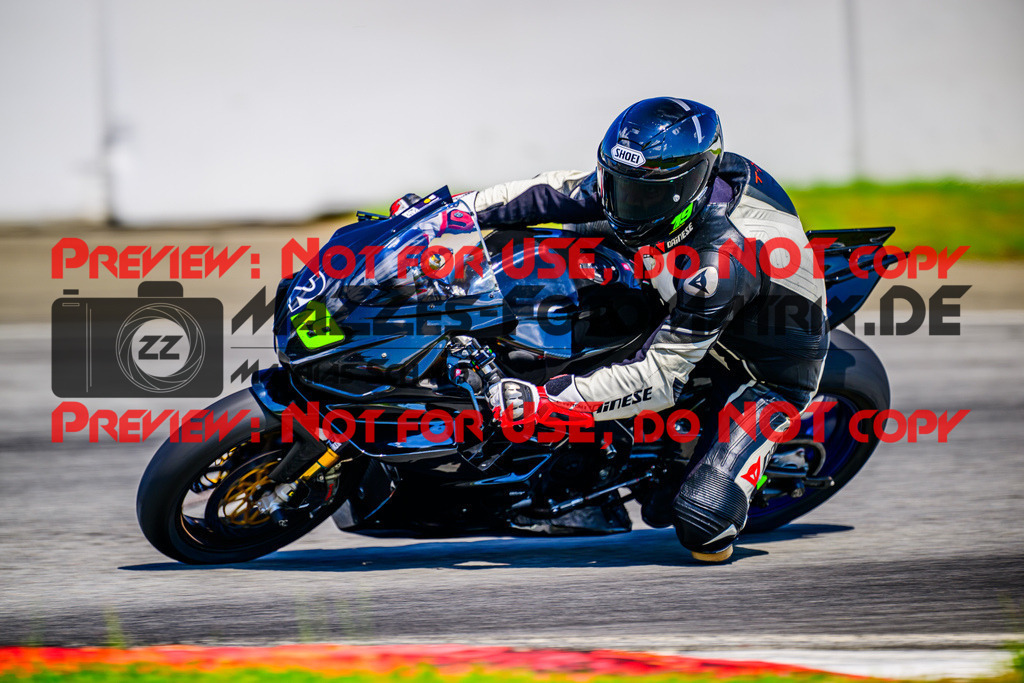 MaZZes_FotoMatrix_240520_6021986_0410 | WEISS