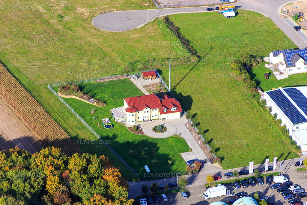 Luftbild: Villa im Gewerbegebiet Im Gereut in Hatzenbühl im Bundesland Rheinland-Pfalz in Deutschland. Foto: IMG_074556.jpg vom 14.10.2014 durch Werner Riehm/FLY-FOTO.de