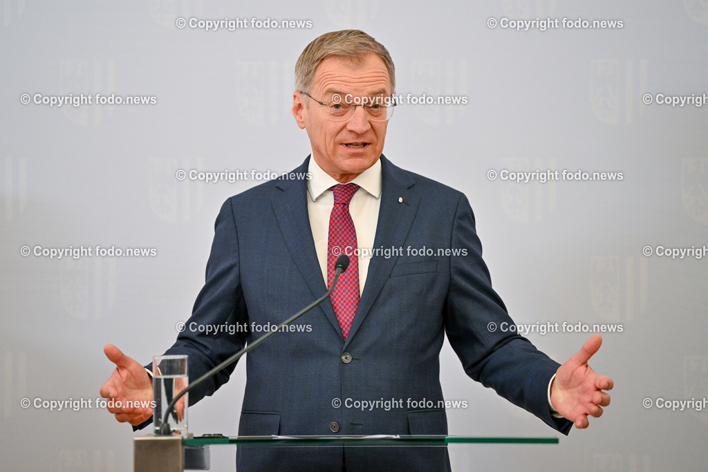 Pressekonferenz mit LH Stelzer_ 20 Jahre Lern- und Gedenkort Schloss Hartheim_ 14.06.2023-2 | 14.06.2023, Landhaus Linz, AUT, Pressekonferenz mit LH Stelzer, 20 Jahre Lern- und Gedenkort Schloss Hartheim, im Bild LH Thomas Stelzer (VP)