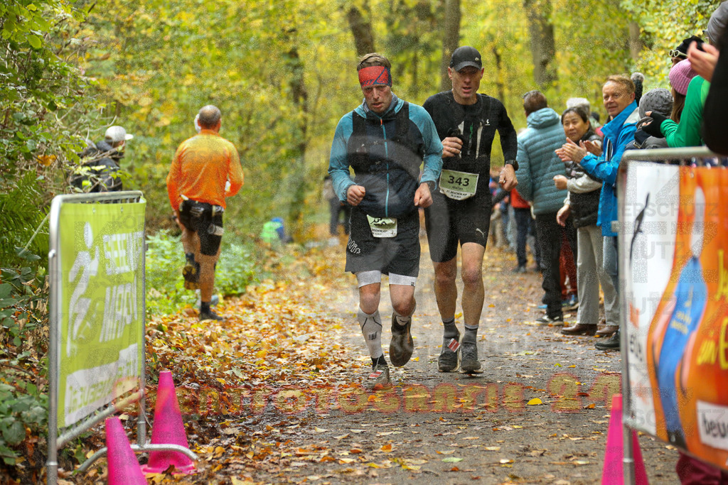 251026_1233_EX1_0646 | Sportfotografie im Rhein-Sieg Kreis, Köln, Bonn, NRW, Rheinland Pfalz, Hessen, etc. Unser Tätigkeitsfeld umfasst den Laufsport vom Volkslauf über den Marathon, Duathlon, Triathon bis zum Ultralauf wie Kölnpfad Ultra oder Schindertrail.