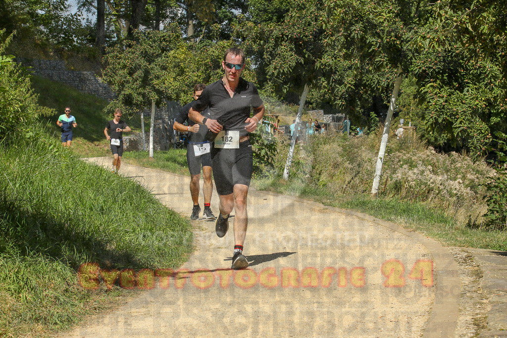250824_1234_EX1_9776 | Sportfotografie im Rhein-Sieg Kreis, Köln, Bonn, NRW, Rheinland Pfalz, Hessen, etc. Unser Tätigkeitsfeld umfasst den Laufsport vom Volkslauf über den Marathon, Duathlon, Triathon bis zum Ultralauf wie Kölnpfad Ultra oder Schindertrail.