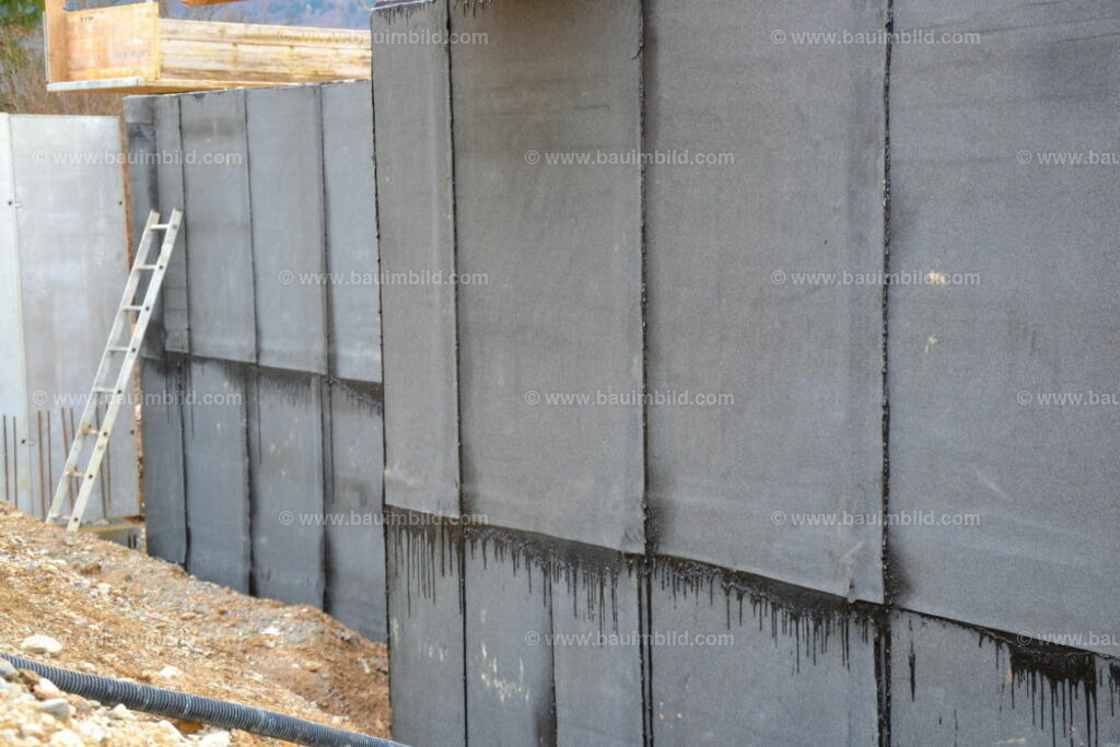 bib-lg05-abdichtungen-0046 | Nach LV-Leistungsgruppen sortierte Detailfotos über den Bau eines Hauses. Alle Hausbau-Bilder direkt vom Urheber und Autor der Website Haus-Selber-Bauen.com
