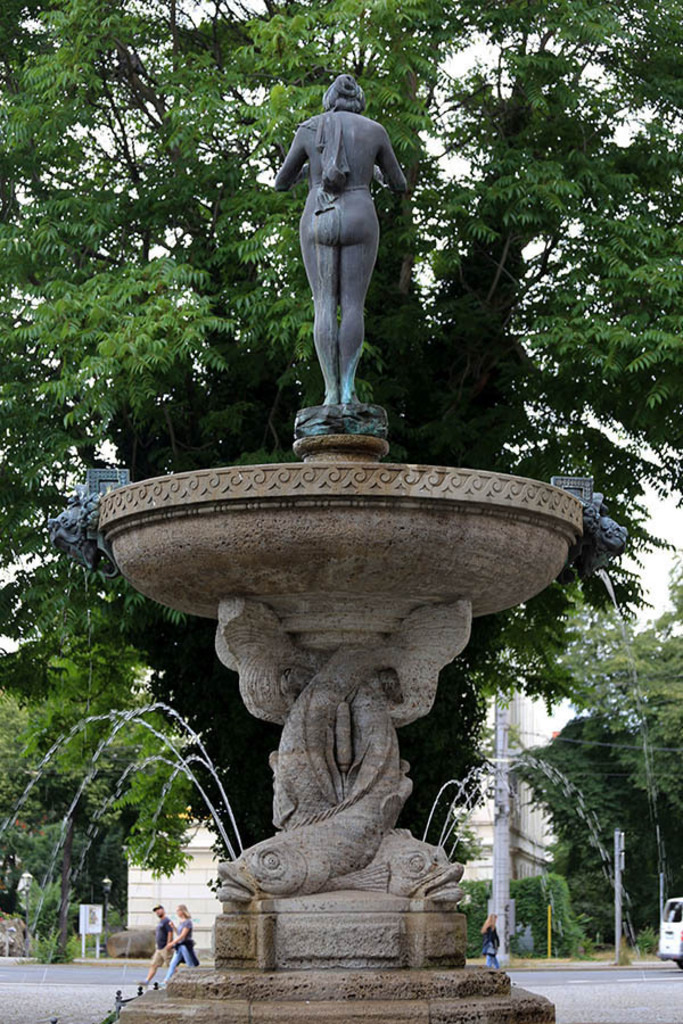 Villersbrunnen | Das Team hinter BILDLEXIKON LEIPZIG bündelt historische wie aktuelle Informationen über die Stadt Leipzig in Text und Bild auf einer Plattform und stellt diese der interessierten Öffentlichkeit zur Verfügung.