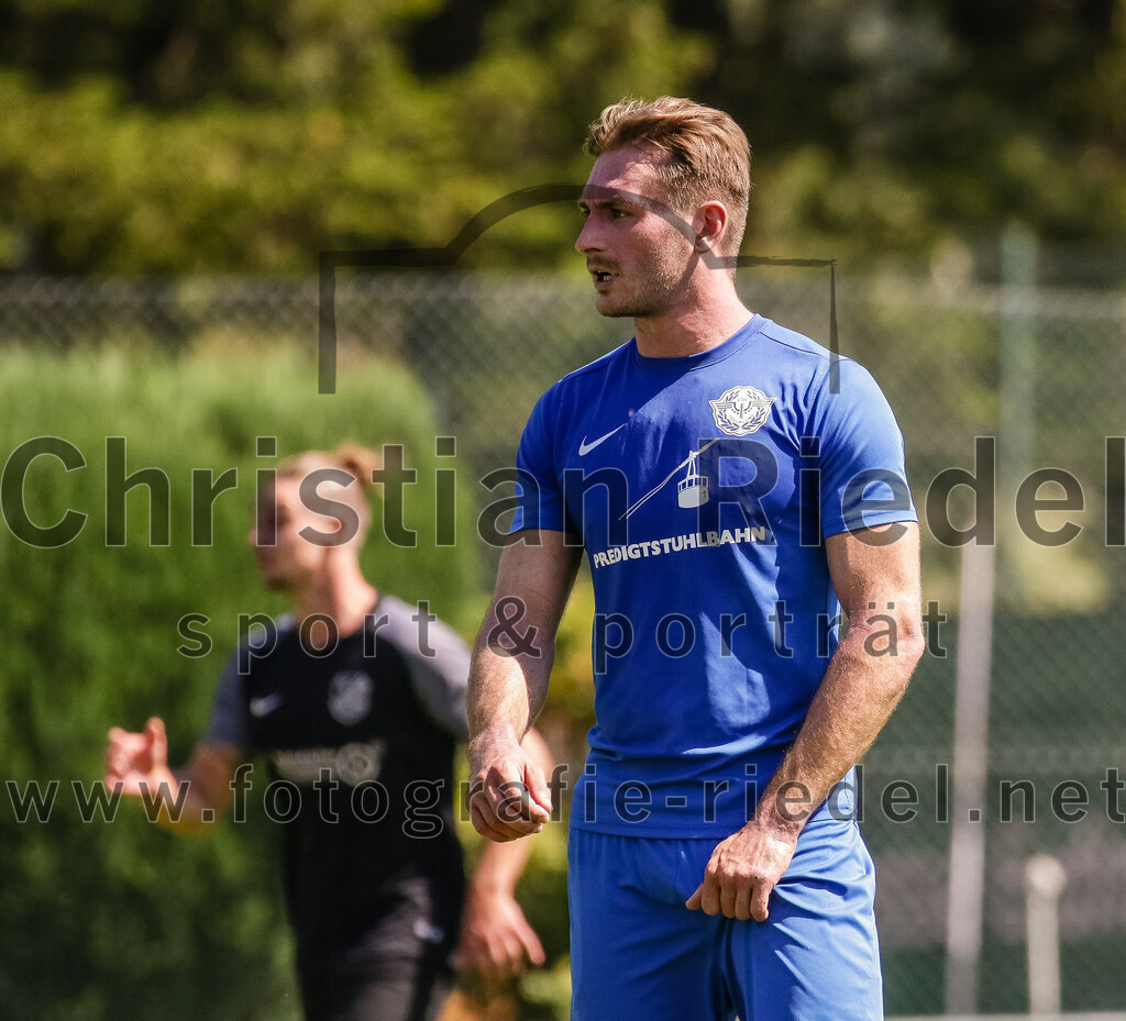 2023-08-12_109_FC_Langengeisling_gegen_ESV_Freilassing | Erding, Deutschland, 12.08.2023:
Fußball, Bezirksliga Oberbayern Ost 2023 / 2024, 4. Spieltag, FC Langengeisling gegen ESV Freilassing, Endergebnis: 2:1

Georg Wieser (ESV Freilassing, #4)

Foto: Christian Riedel / fotografie-riedel.net
