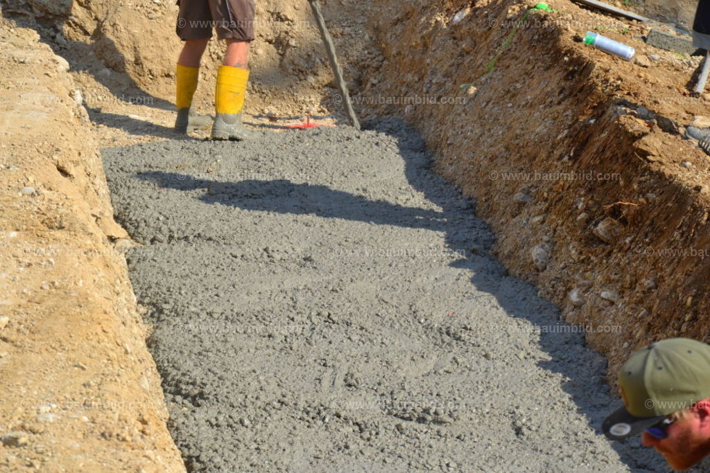 bib-lg04-betonarbeiten-0057 | Nach LV-Leistungsgruppen sortierte Detailfotos über den Bau eines Hauses. Alle Hausbau-Bilder direkt vom Urheber und Autor der Website Haus-Selber-Bauen.com