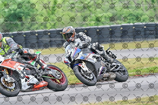 25bt02-0244 | markuskiefer.com - Realisiert mit Pictrs.com