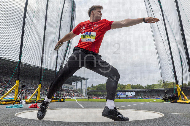 Deutsche Leichtathletik-Meisterschaften; Bochum-Wattenscheid, 26.07.2026 | Steven Richter (LV 90 Erzgebirge), Diskuswurf Finale im Regen; Deutsche Leichtathletik-Meisterschaften am 26.07.2026 im Lorheide-Stadion, Bochum-Wattenscheid (Nordrhein-Westfalen).