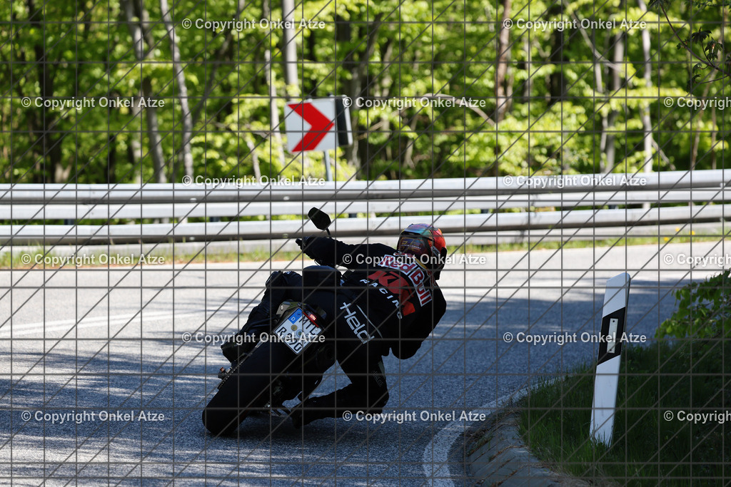 IMG_8510 | Fotograf am Kyffhäuser. Onkel Atze. Kyffhäuser Rennstrecke. Café36. Motorsportfotografie. - Realisiert mit Pictrs.com