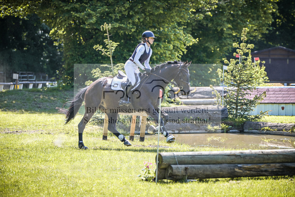 DOS_5940 | Entdecke hochwertige Reitturnierfotos von Foto Oger. Professionell, emotional und authentisch – jetzt Lieblingsmomente im Shop bestellen.Deutschlandweite Turnierfotografie. - Realisiert mit Pictrs.com