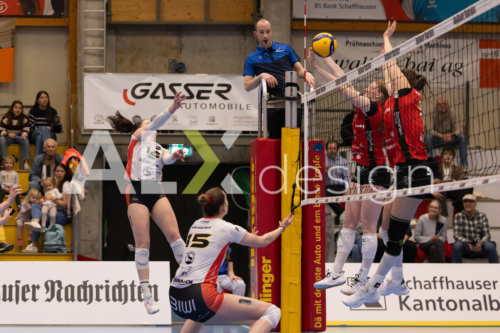 Volleyball I Frauen I Saison 2025-2026 I Volleyball NLA | Women I 1/4 Finals I VC Kanti Schaffhausen - BIWI Volleyball Franches-Montagnes I 21.02.2026 | 12 Coralie Varé (CH) (BIWI VFM) – Außenangriff - Realisiert mit Pictrs.com