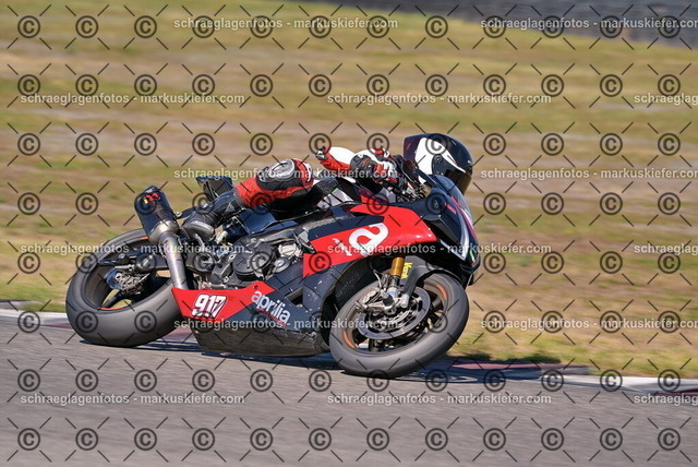 26bt05-0242 | markuskiefer.com - Realisiert mit Pictrs.com