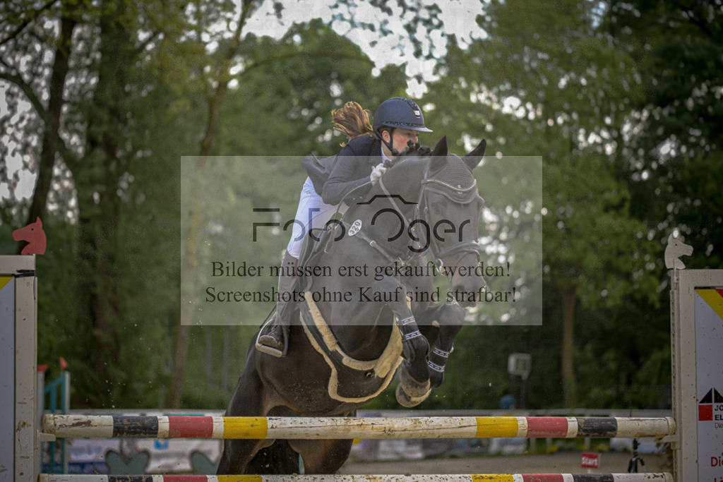 20240505-DOS_7965 | Entdecke hochwertige Reitturnierfotos von Foto Oger. Professionell, emotional und authentisch – jetzt Lieblingsmomente im Shop bestellen.Deutschlandweite Turnierfotografie. - Realisiert mit Pictrs.com