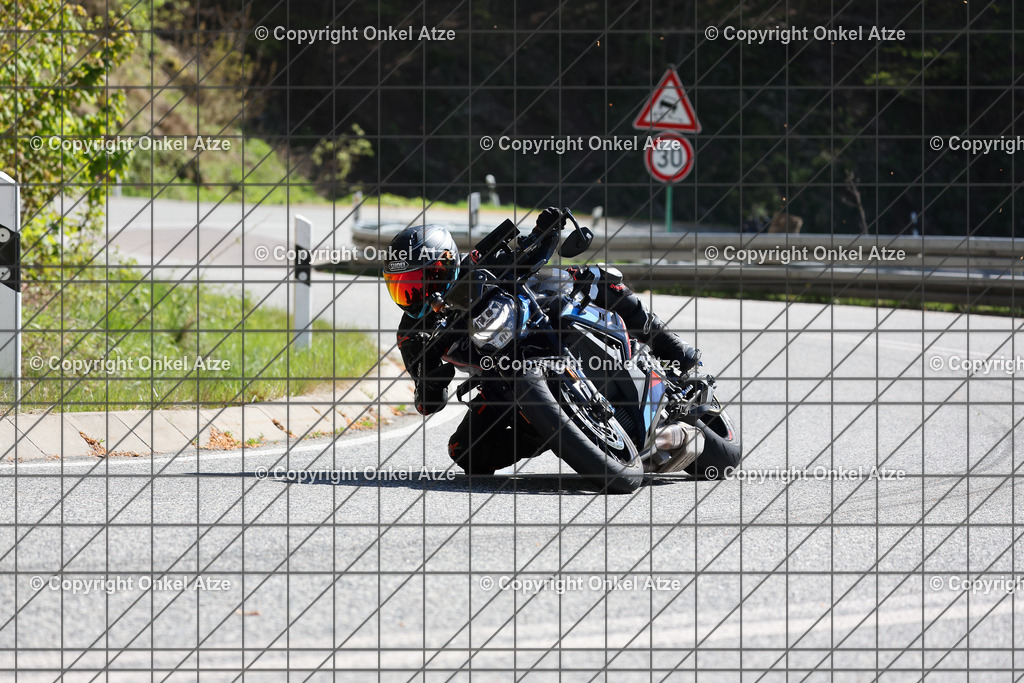 IMG_7793 | Fotograf am Kyffhäuser. Onkel Atze. Kyffhäuser Rennstrecke. Café36. Motorsportfotografie. - Realisiert mit Pictrs.com