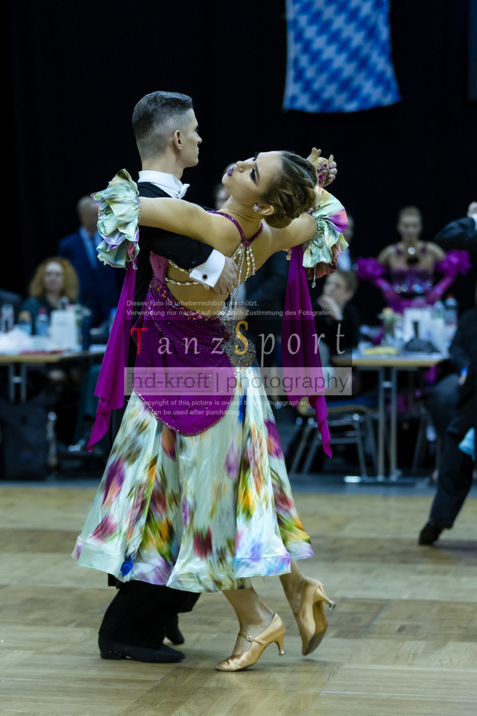 20241102_DC_HGR_Std_08466 | Tanzsportbilder, Standardtanz, Lateintanz, WDSF, DTV, LTVB, dancecomp, goc, hessen tanzt, blaues band der spree, walzer, tango, wiener walzer, slowfox, quickstepp, samba, rumba, cha-cha-cha, paso doble. jive, hd-kroft photography, turniertanzsport