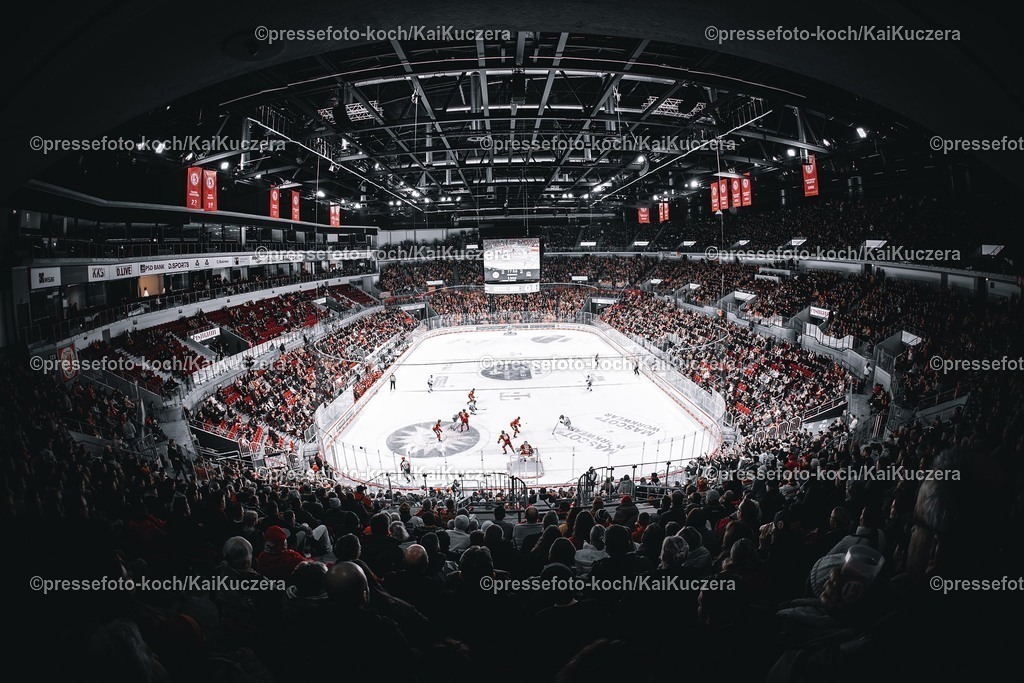 KKU10012501053 | 10.01.2025, xkkux, Eishockey, Penny DEL, Düsseldorfer EG - Straubing Tigers, PSD-BANK Dome: Feature Übersichtsbild Innenansicht Symbolbild Symbolfoto Zuschauer Besucher voll