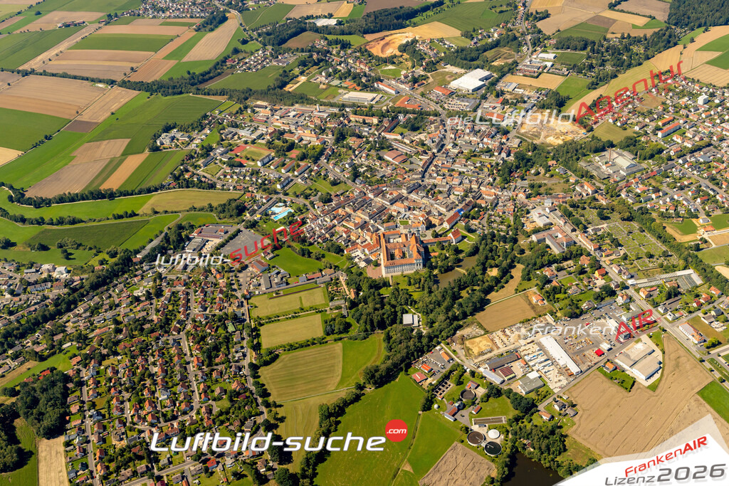 Das Luftbild zeigt :  Waldsassen - Die Luftaufnahme wurde 2023 vom UL-Flugzeug aus erstellt ( keine Drohne ) - Hochauflösende Luftaufnahme - Für grossformatige Ausdrucke geeignet. Die Geschenkidee !Mit Lizenz und Bildrechte bestellbar