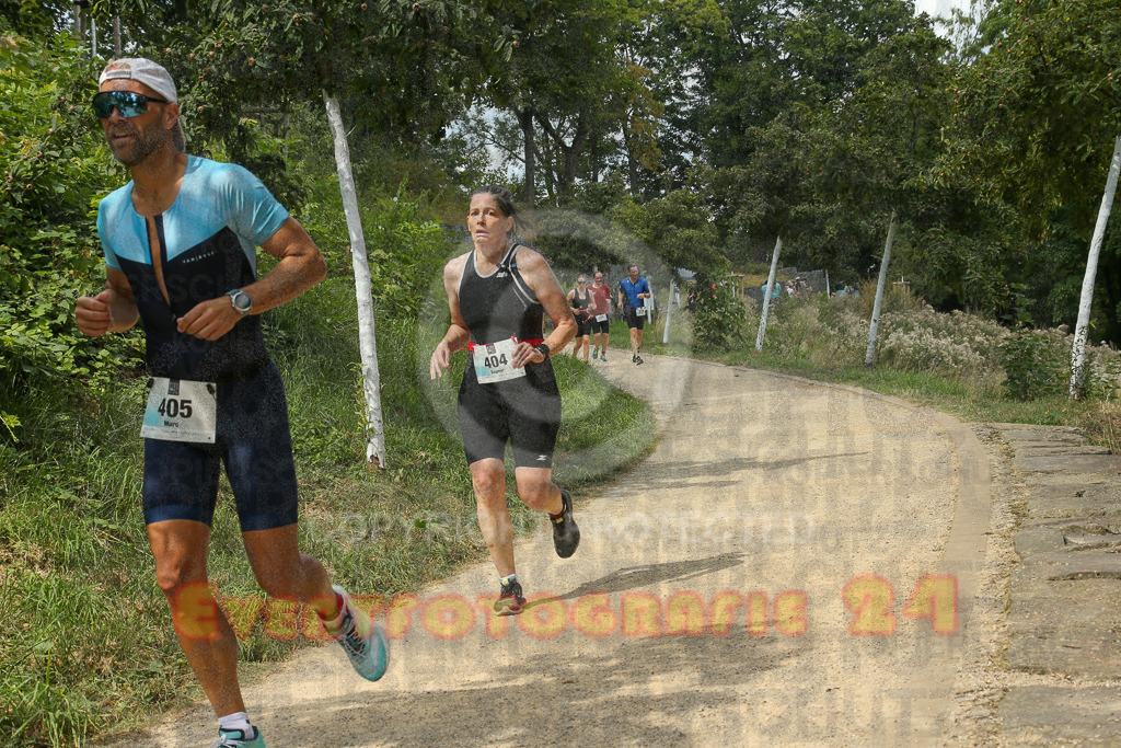 250824_1342_EX1_3317 | Sportfotografie im Rhein-Sieg Kreis, Köln, Bonn, NRW, Rheinland Pfalz, Hessen, etc. Unser Tätigkeitsfeld umfasst den Laufsport vom Volkslauf über den Marathon, Duathlon, Triathon bis zum Ultralauf wie Kölnpfad Ultra oder Schindertrail.