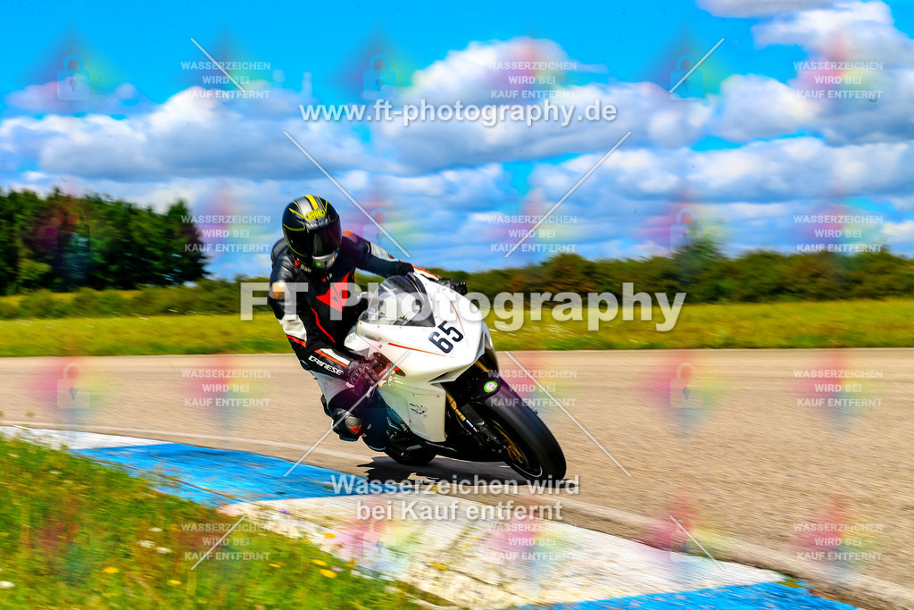 065-6490 | Hier findet Ihr Bilder von Touristenfahrten auf der Nürburgring Nordschleife oder von anderen Veranstaltungen die ich besucht habe. Viel Spass beim Durch Schauen 