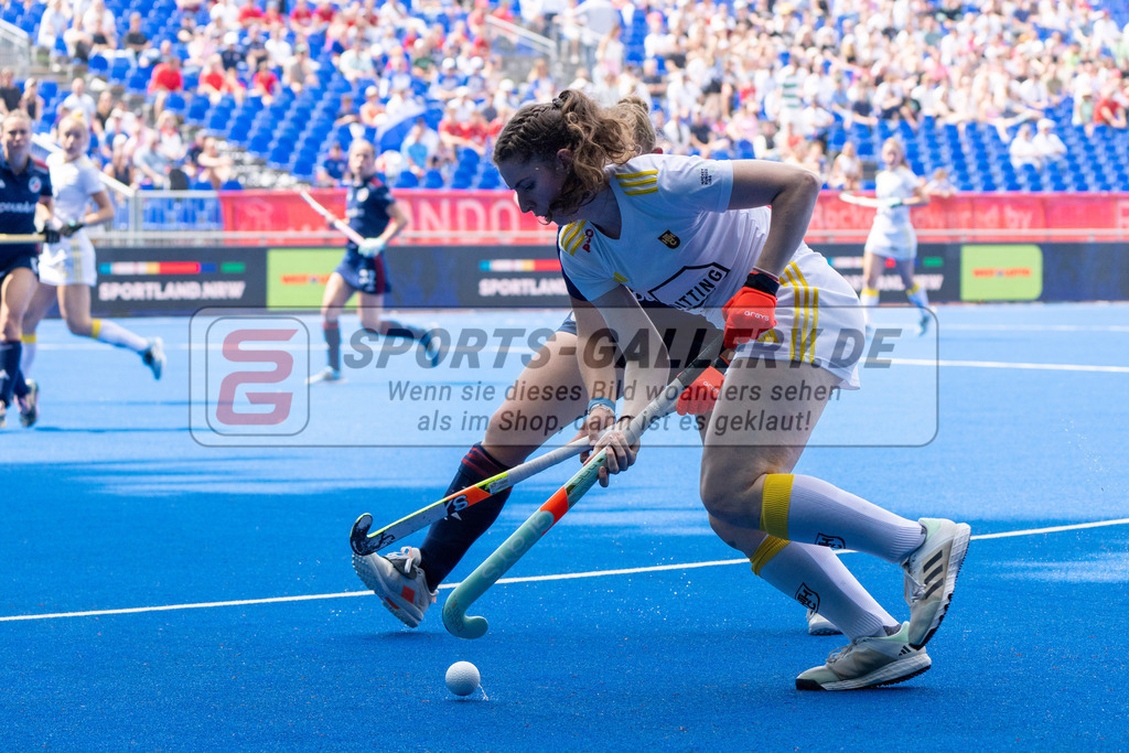 Final4_20250531-1059-HK107436 | Krefeld, Deutschland, 31.05.2025:  Feldhockey Final4 2025 – „Deutsche Feldhockey-Meisterschaften 2025“ im Gerd-Wellen-Hockeyanlage am 31.05.2025 in Krefeld, Deutschland. (Foto von Kramhöller/Fehrmann/Kaste)Krefeld, Germany, 31.05.2025: Feldhockey Final4 2025 – „Deutsche Feldhockey-Meisterschaften 2025“ in Gerd-Wellen-Hockeyanlage at 31.05.2025 in Krefeld, Deutschland. (Foto from Kramhöller/Fehrmann/Kaste)