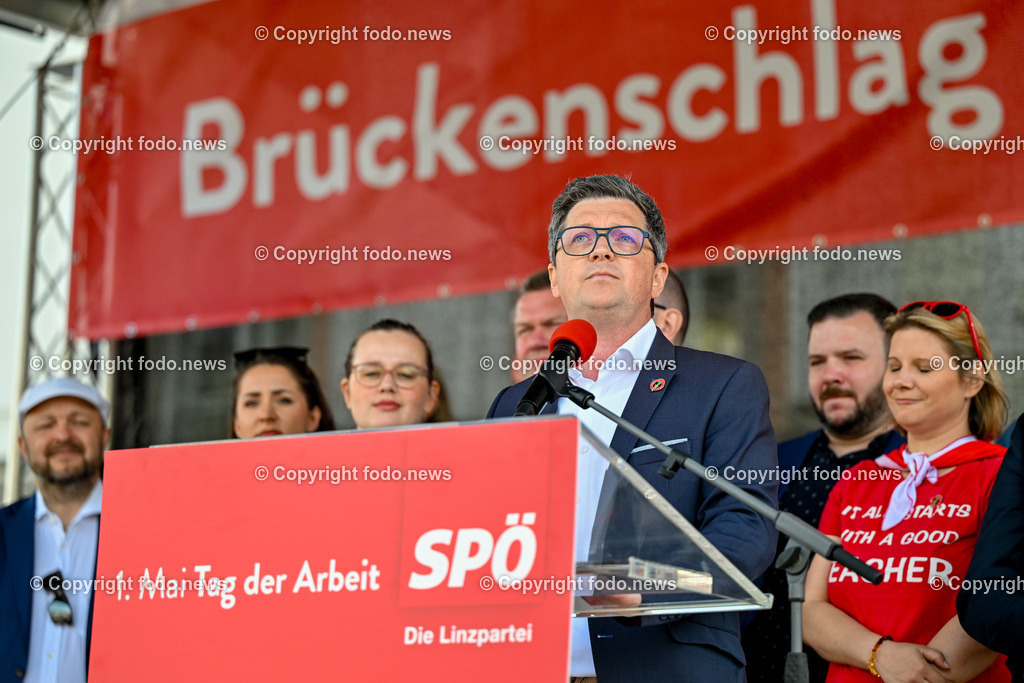 Hauptplatz Linz_ 1. Mai Umzug 2024_ 01.05.2024-86 | 01.05.2024, Hauptplatz Linz, AUT, Hauptplatz Linz, im Bild 1. Mai Umzug 2024 Linz Hauptplatz, SPOE 

LR Michael Lindner (SP)