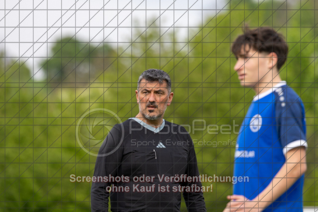 20250426_171115_0502 | #, SGM 1.FC Donzdorf/Reichenbach (weiß) vs. SGM FV 08 Unterkochen (blau), Fussball, A-Junioren Regionenstaffel Mitte 3 - WfV, Saison 2024/2025, Rasenplatz, Lautertal Stadion, Süßener Straße 16, 73072 Donzdorf, 26.04.2025 - 16:00 Uhr,Foto: PhotoPeet-Sportfotografie/Peter Harich