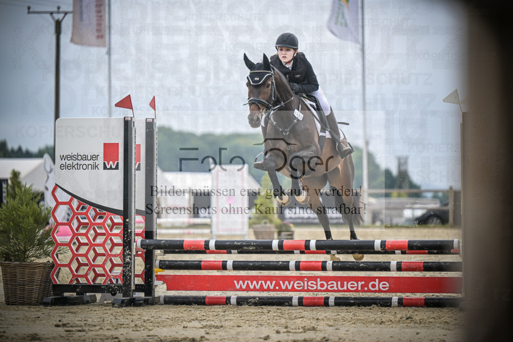 DOS_0779 | Entdecke hochwertige Reitturnierfotos von Foto Oger. Professionell, emotional und authentisch – jetzt Lieblingsmomente im Shop bestellen.Deutschlandweite Turnierfotografie. - Realisiert mit Pictrs.com