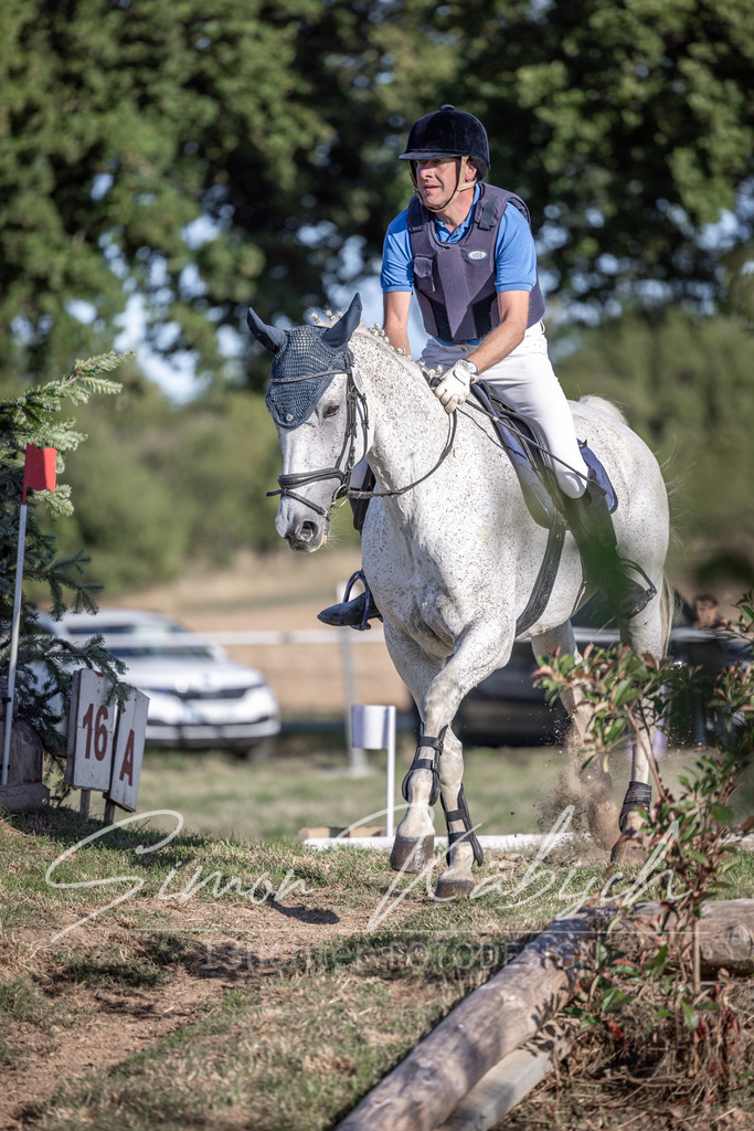20260906-_3LI1209 | Tierfotografie Pferde, Hunde, Katzen, Haustiere.
Turnierfotografie Reitturniere, Reiten, Springreiten, Dressur in Hanau, dem Main-Kinzig-Kreis und dem Rhein-Main- Gebiet um Frankfurt