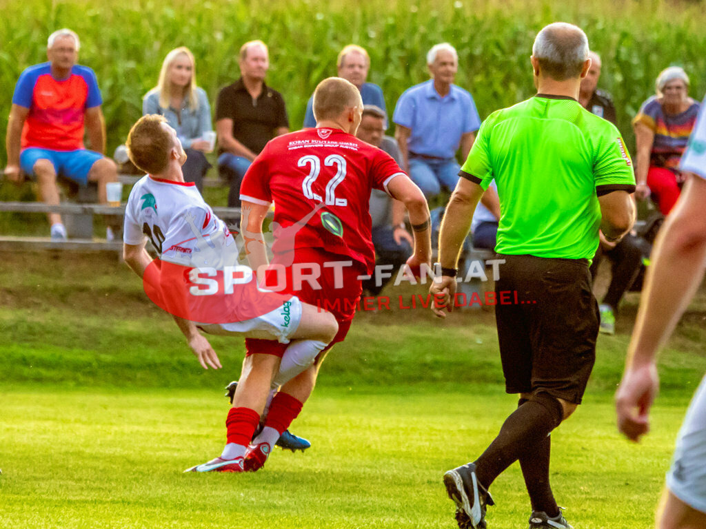 TSV Grafenstein - SK Maria Saal | Thomas Pirker (SK Maria Saal #18) Fabian Temmel (TSV Grafenstein #22) TSV Grafenstein - SK Maria Saal am 02.08.2022 in Grafenstein
(Sportplatz), AUSTRIA, (Photo by Ernst Krawagner sport-fan.at),  - Realisiert mit Pictrs.com