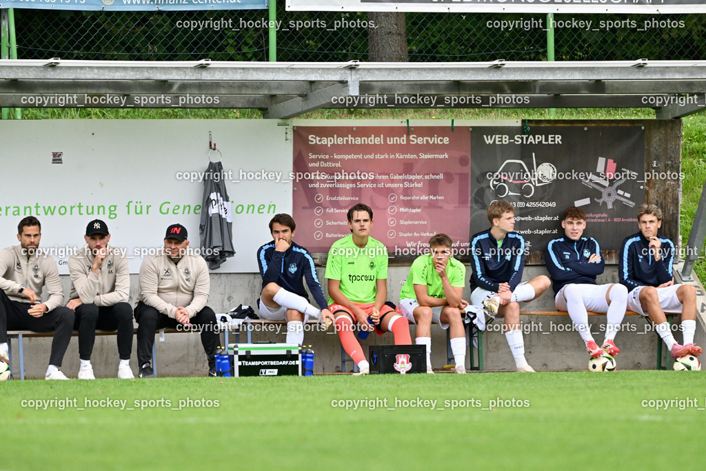 SV Arnoldstein vs. ATUS Velden | Spielerbank ATUS Velden, Headcoach ATUS Velden Günther Kuster, Asisstentcoach ATUS Velden Alexander Kofler, Teambetreuer ATUS Velden Markus Gamnig, SV Arnoldstein vs. ATUS Velden, SV Arnoldstein vs. ATUS Velden am 16.09.2025 in Arnoldstein (Waldparkstadion Arnoldstein), Austria, (Photo by Bernd Stefan)