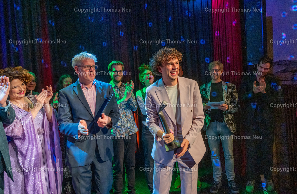 DSC_9377 | ble, Lorsch, Theater Sapperlot Lorscher Abt 2025, Mathias Ningel gewinnt den Lorscher Abt 2025, überreicht von Landrat Chistian Engelhardt, , Bild: Thomas Neu