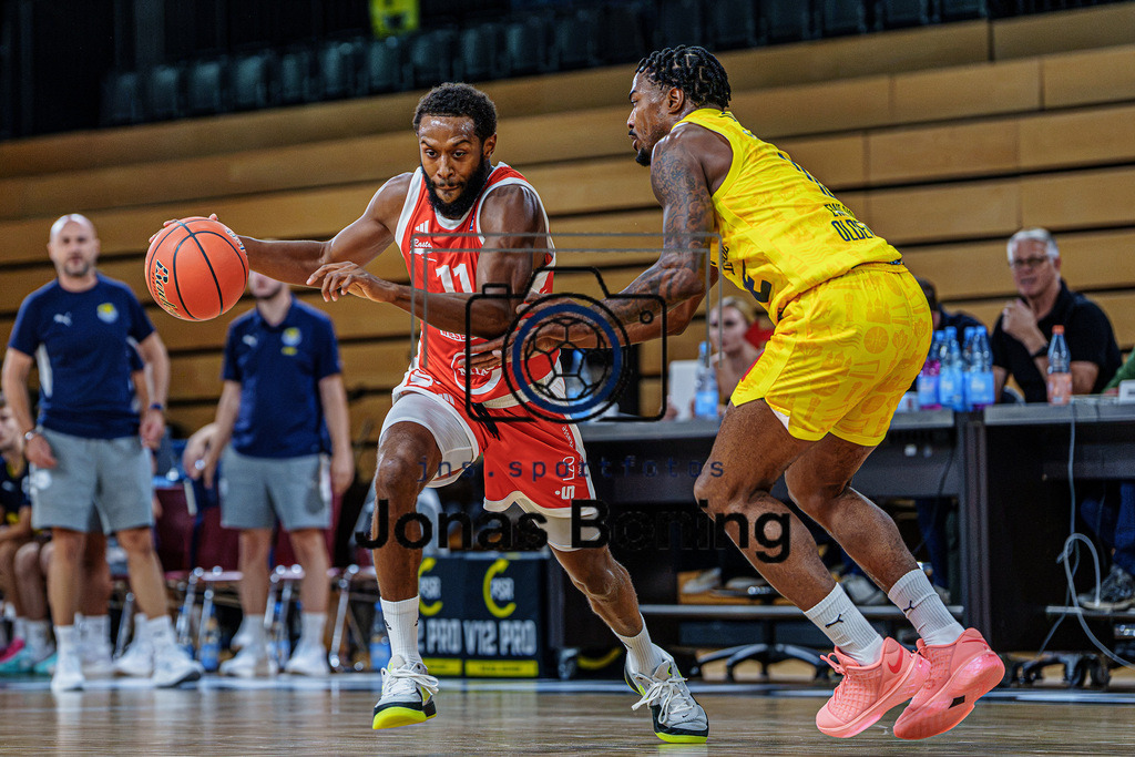 Basketball I Herren I Saison 2026-2027 I Testspiel I RASTA Vechta - EWE Baskets Oldenburg I 48642 | jns.sportfotos - Realisiert mit Pictrs.com