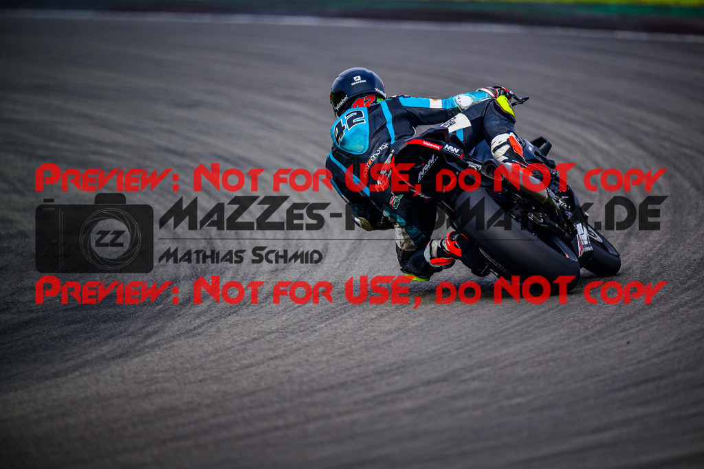 MaZZes_FotoMatrix_240831_6007705_6772 | STK1000