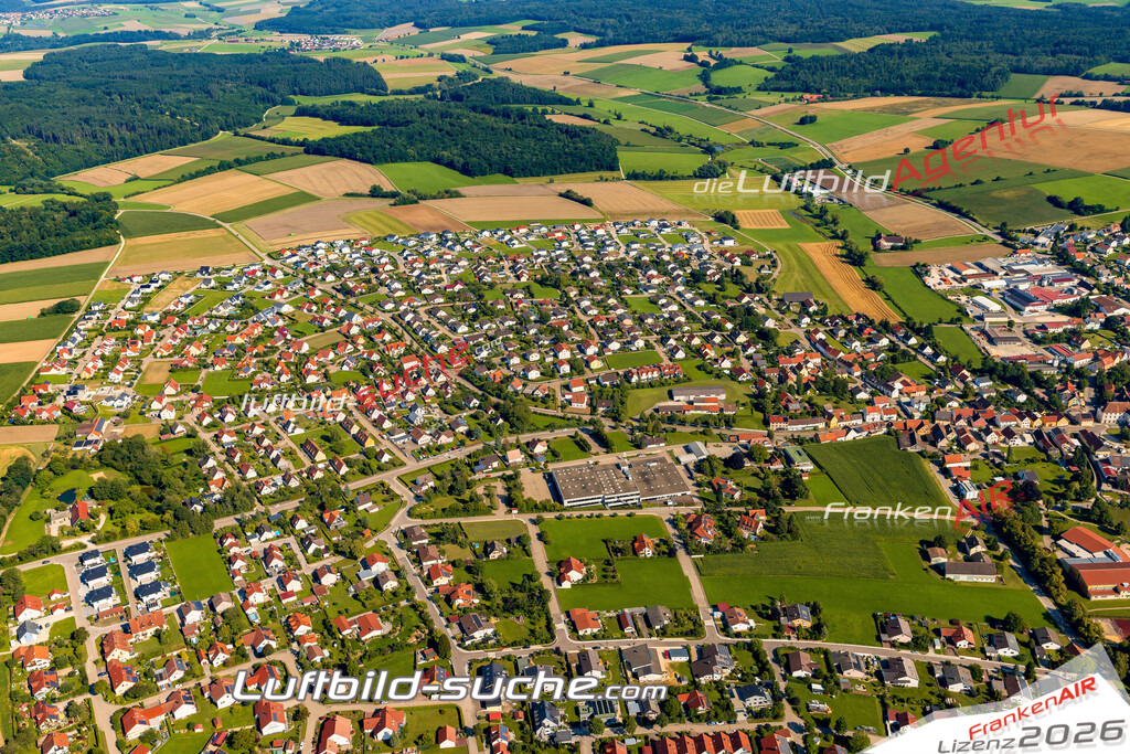 Luftaufnahme der Stadt Monheim - Die Luftaufnahme wurde 2025 vom UL-Flugzeug heraus erstellt ( keine Drohne ) - Hochauflösende Luftaufnahme - für professionelle Ausdrucke geeignet. Die Geschenkidee !Mit Lizenz und Bildrechte bestellbar